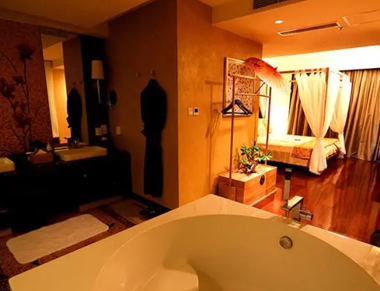 长沙望城区养生会所的黄昏恋：当爱情遇上八十岁